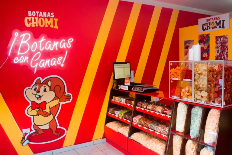 Interior de sucursal de Botanas Chomi
