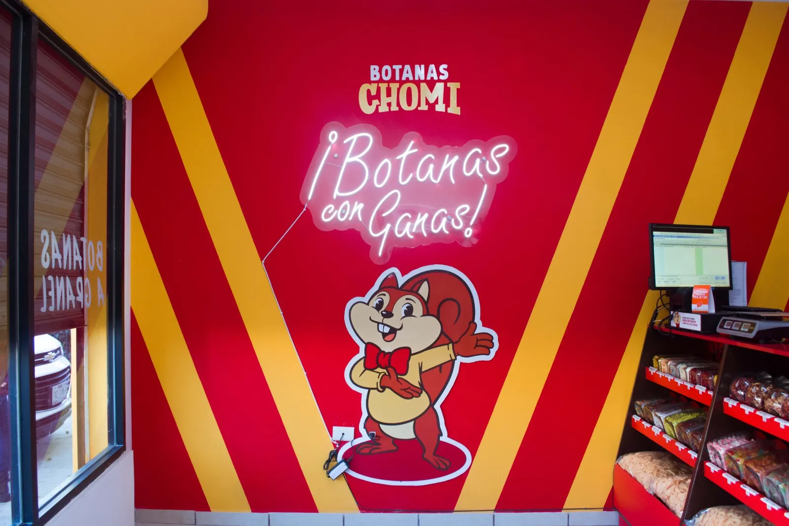 Interior Sucursal de Botanas Chomi