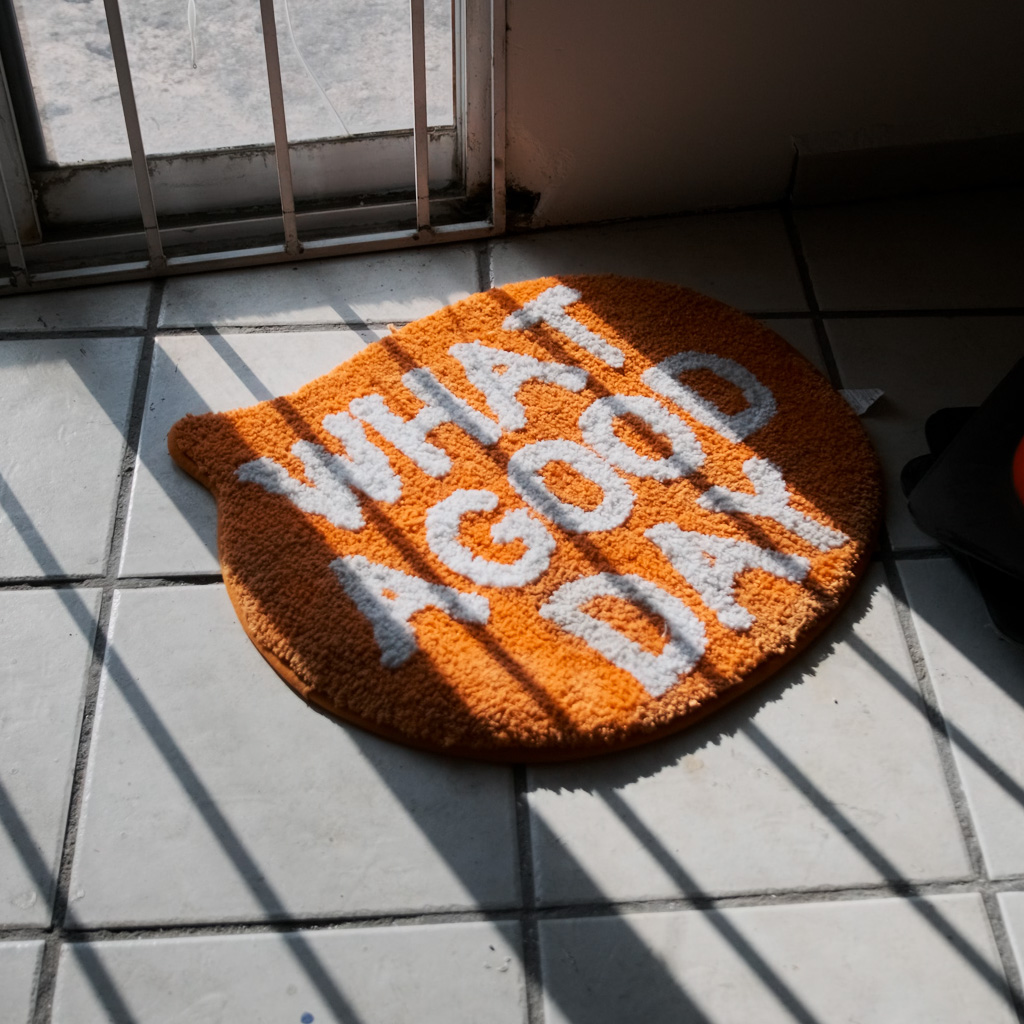 Tapete con texto "What a good day"