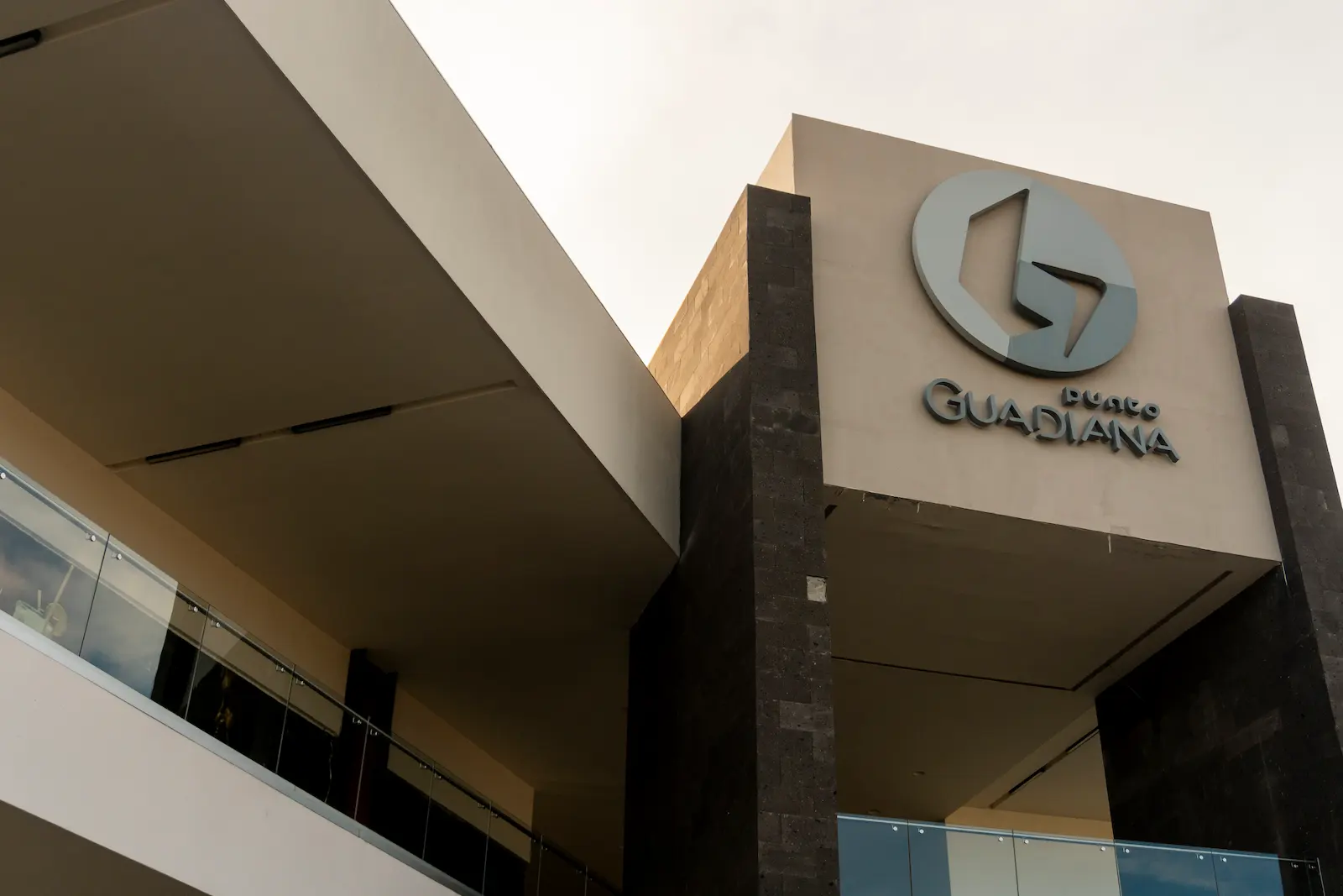 Fotografía de la plaza Punto Guadiana