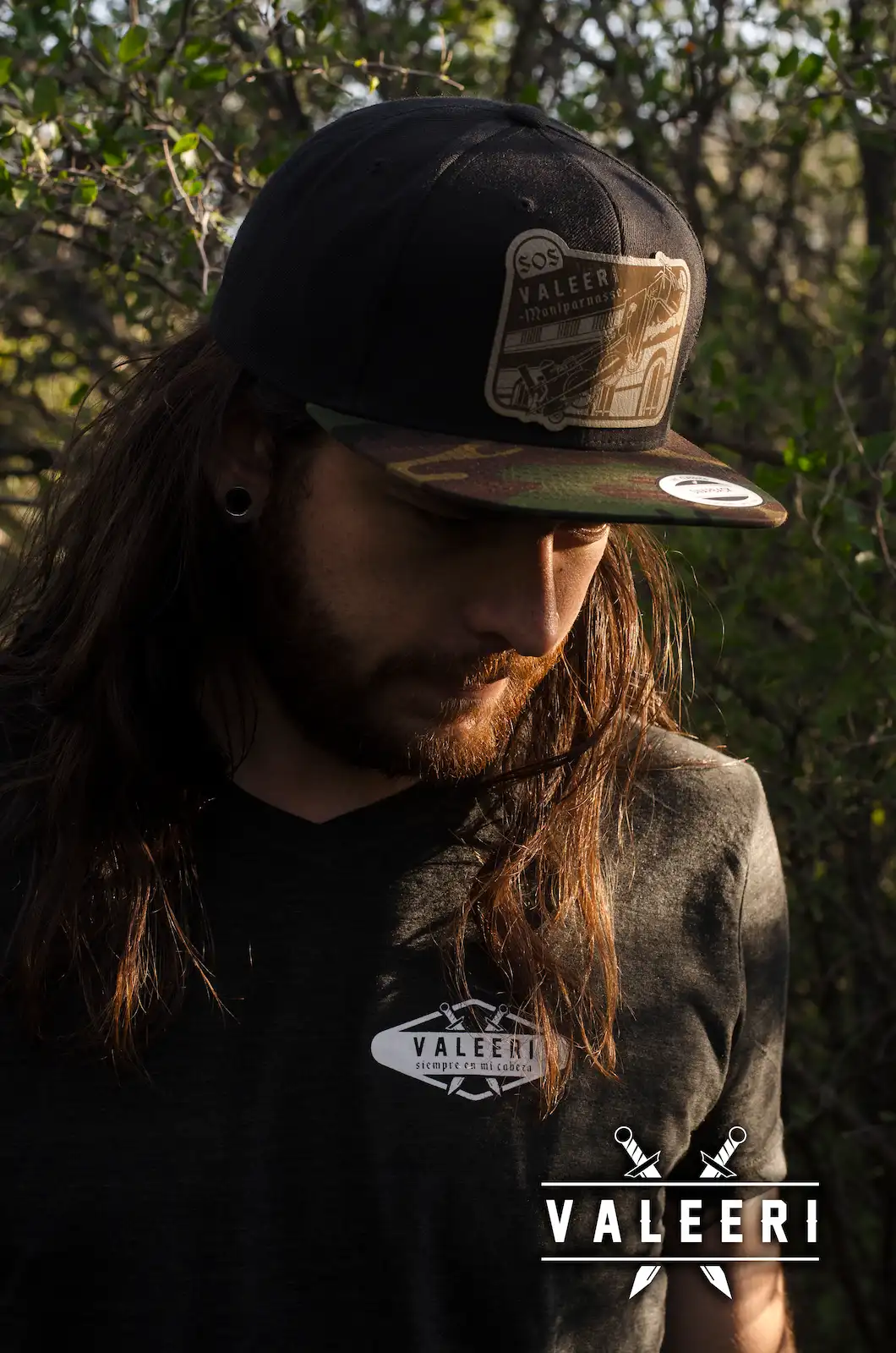 Chico usando gorra Valeeri