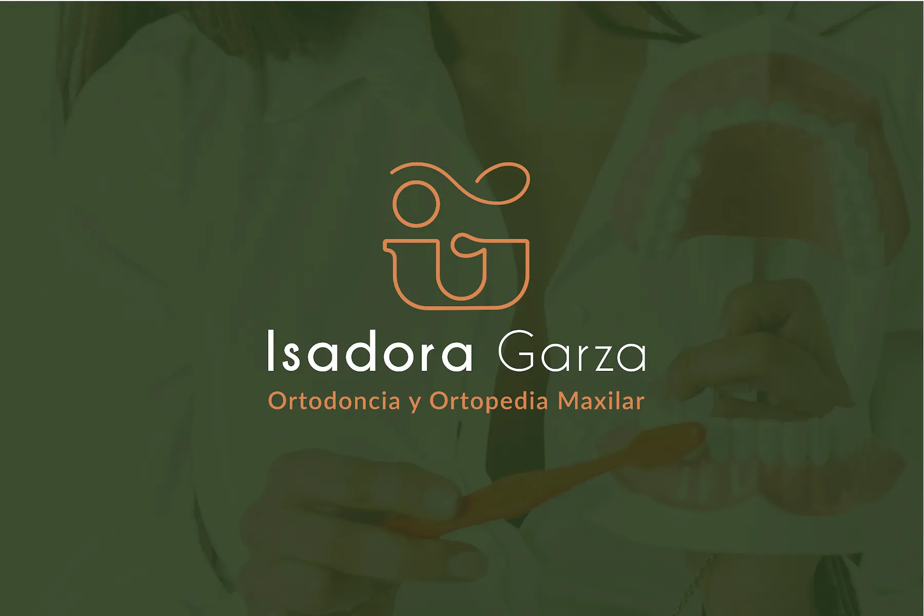 Logotipo de Isadora Garza sobre fondo verde oscuro