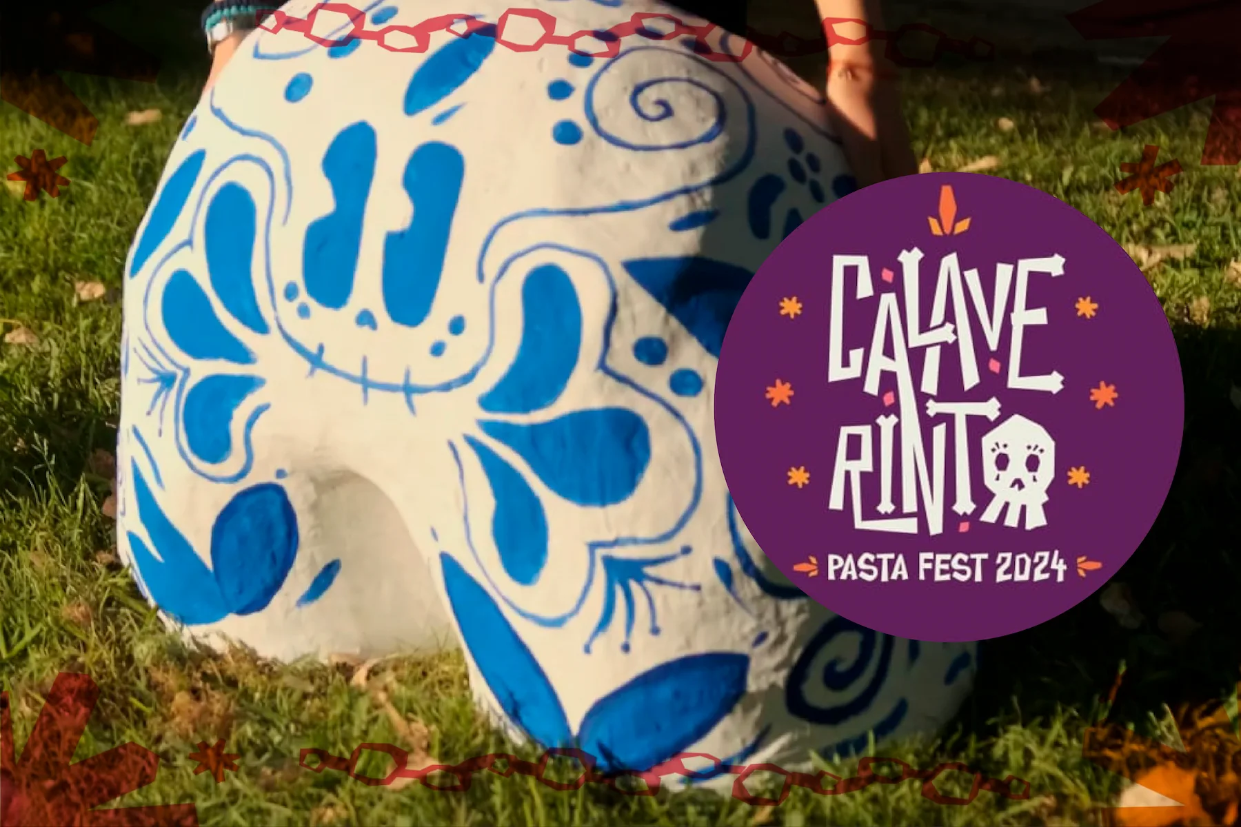 Escultura de pasta de codito decorada del día de muertos